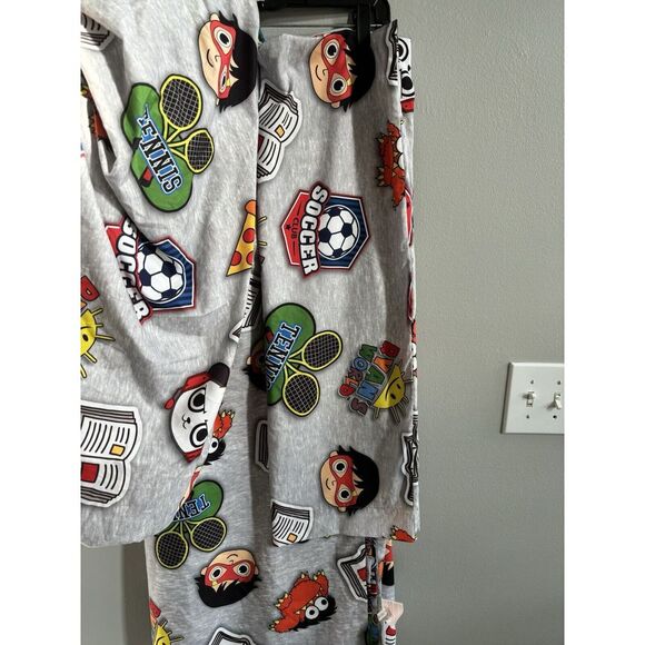 Ryans World Sports Themed Twin Bed Sheet Set, Flat, Fitted and Pillowcase - Picture 4 of 6